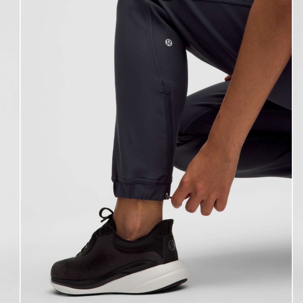 Lululemon Adapted State HR Fleece Jogger pant black in excellent condition 10 - Picture 3 of 13